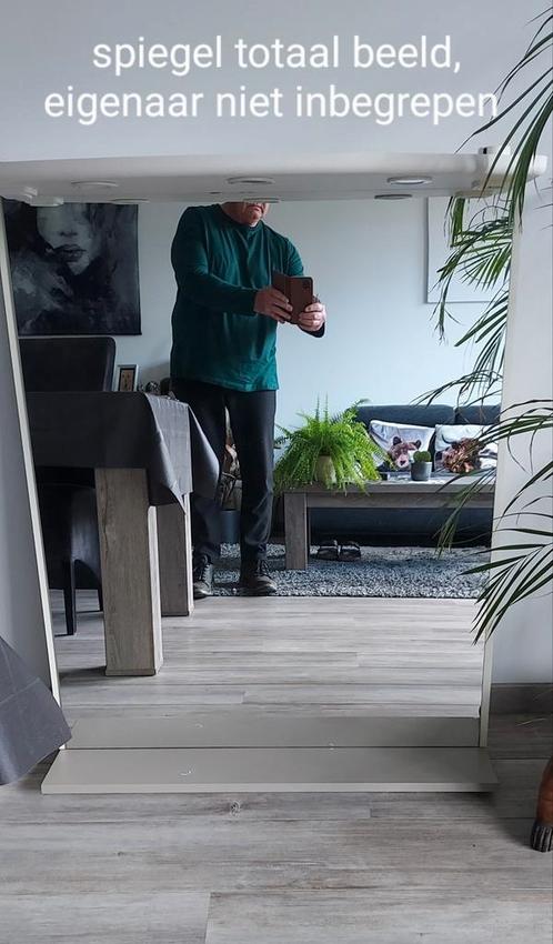 GRATIS( Badkamer ) spiegel met verlichting, Huis en Inrichting, Badkamer | Badkamermeubels, Gebruikt, Overige typen, Minder dan 100 cm