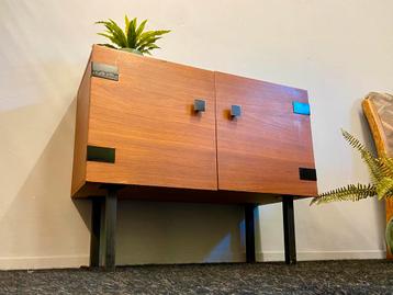 Vintage design mini-sideboard jaren 60/70 retro teak kastje beschikbaar voor biedingen