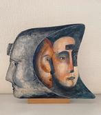 Geschilderd “driegezicht” op standaard naar Bertil Vallien, Antiek en Kunst, Kunst | Designobjecten, Ophalen of Verzenden