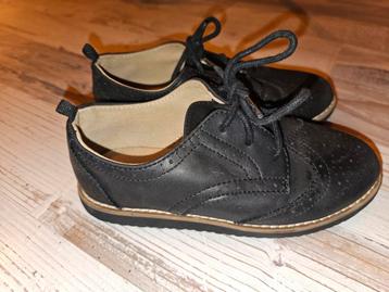 Nette zwarte schoenen maat 30 beschikbaar voor biedingen