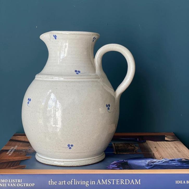 Robuuste grijze gres kan met blauw bloemetje, Huis en Inrichting, Keuken | Servies, Zo goed als nieuw, Overige stijlen, Verzenden
