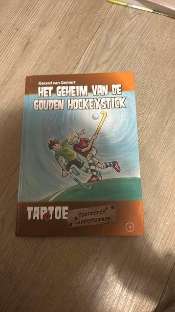 Het geheim van de gouden hockeystick beschikbaar voor biedingen