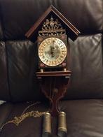 Twee vintage goedwerkende wandklokken, Antiek en Kunst, Antiek | Klokken, Verzenden