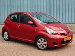 Toyota Aygo 5-deurs Aspiration Red Navigator 1.0 12v 68pk |, Euro 5, Gebruikt, 4 stoelen, Alcantara