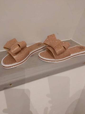 Slippers maat 37 nieuw beschikbaar voor biedingen