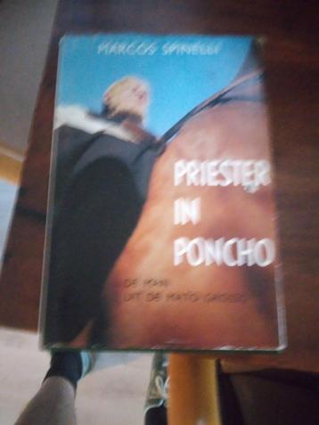 Marcos Spinelli. Priester in poncho  beschikbaar voor biedingen