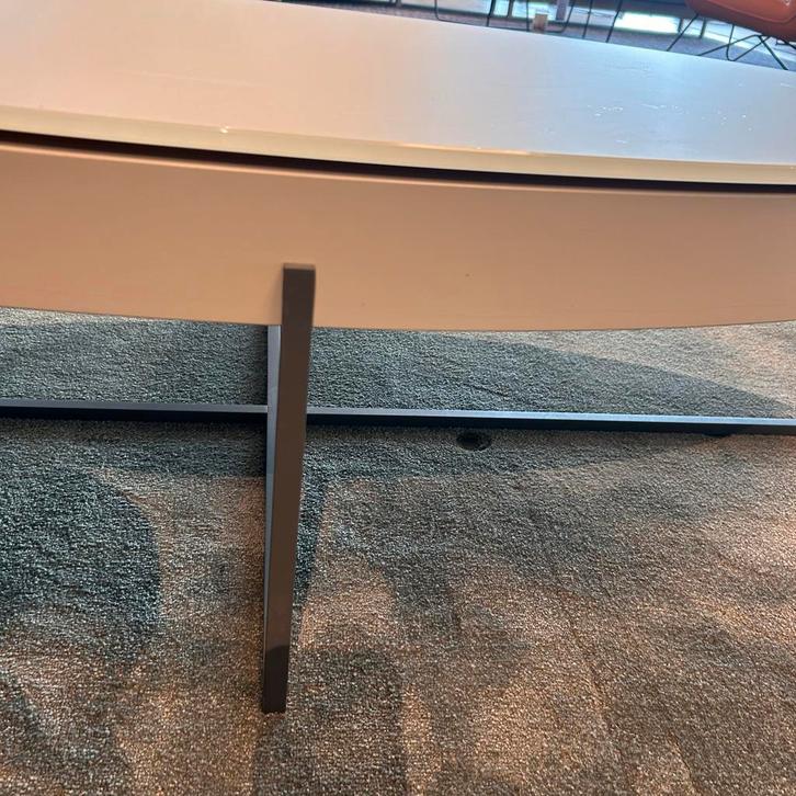 Rolf Benz 8440 ovale salontafel met draaibaar blad, Huis en Inrichting, Tafels | Salontafels, Zo goed als nieuw, Minder dan 50 cm