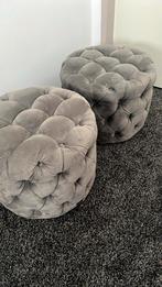 Riviera Maison Poef / Hocker twee stuks, Huis en Inrichting, Banken | Voetenbanken en Poefen, Ophalen, Rond, 75 tot 100 cm, Zo goed als nieuw