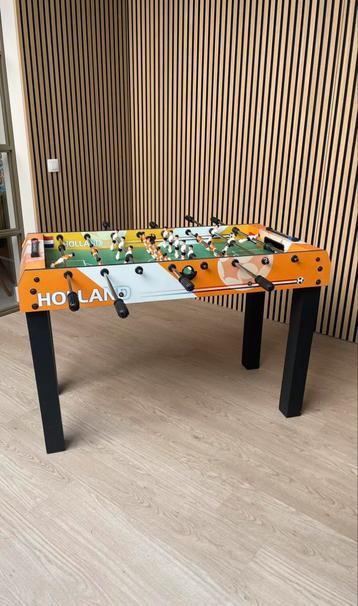 Retro voetbaltafel beschikbaar voor biedingen
