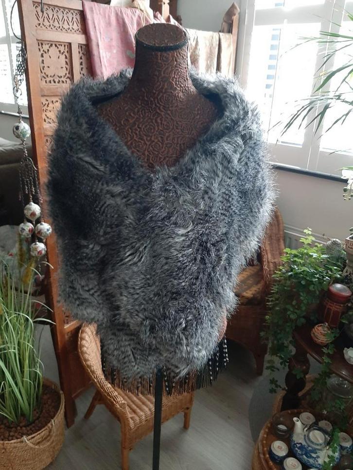 Prachtige stijlvolle grijs-zwarte fake fur omslagstola, Kleding | Dames, Overige Dameskleding, Nieuw, Ophalen of Verzenden