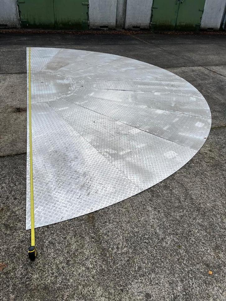 Aluminium traanplaat 2 traans, dikte 2,5/4 mm (ca 34 m²), Doe-het-zelf en Verbouw, Metalen, Gebruikt, Aluminium, Ophalen