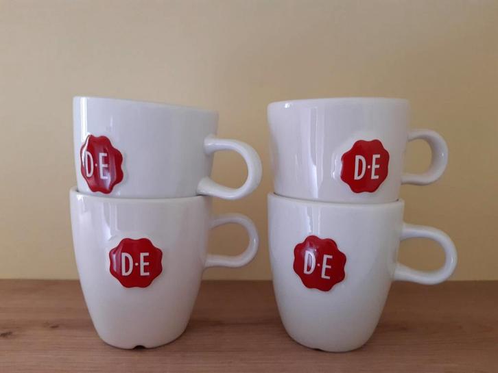 4 Douwe Egberts Kopjes, Huis en Inrichting, Keuken | Servies, Zo goed als nieuw, Kop(pen) en/of Schotel(s), Overige stijlen, Keramiek
