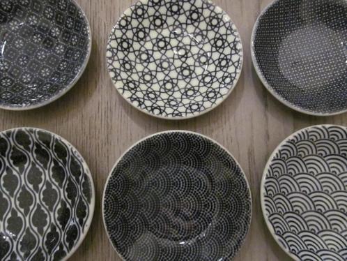 6 Tokyo Design Studio Nippon Petit Four Schaaltjes, Huis en Inrichting, Keuken | Servies, Zo goed als nieuw, Schaal of Schalen