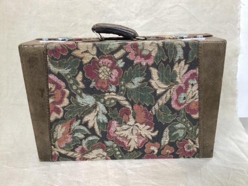 Gobelin   koffer. 41 cm bij  28 cm, Sieraden, Tassen en Uiterlijk, Koffers, Ophalen of Verzenden