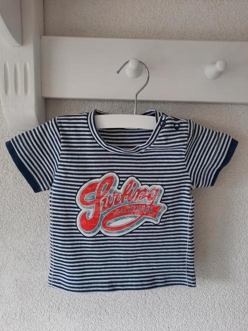 NIEUW! Sportief Blauw Wit Gestreept T-shirt Maat 68, Kinderen en Baby's, Babykleding | Maat 68, Nieuw, Jongetje, Shirtje of Longsleeve