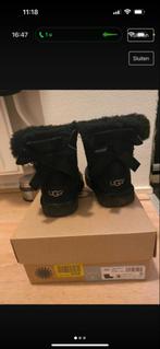 Kinder UGGs Maat 26, Ophalen of Verzenden, Zo goed als nieuw, Jongetje of Meisje, Laarsjes