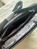Zwart Lederen  dames schouder tas, Sieraden, Tassen en Uiterlijk, Tassen | Damestassen, Ophalen of Verzenden, Nieuw, Zwart, Schoudertasje