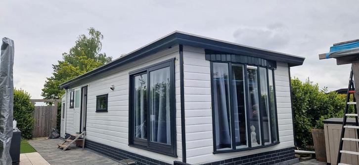 Ruime Chalet aan zwem en vis water op de Wilgenplas, Caravans en Kamperen, Stacaravans, Ophalen of Verzenden