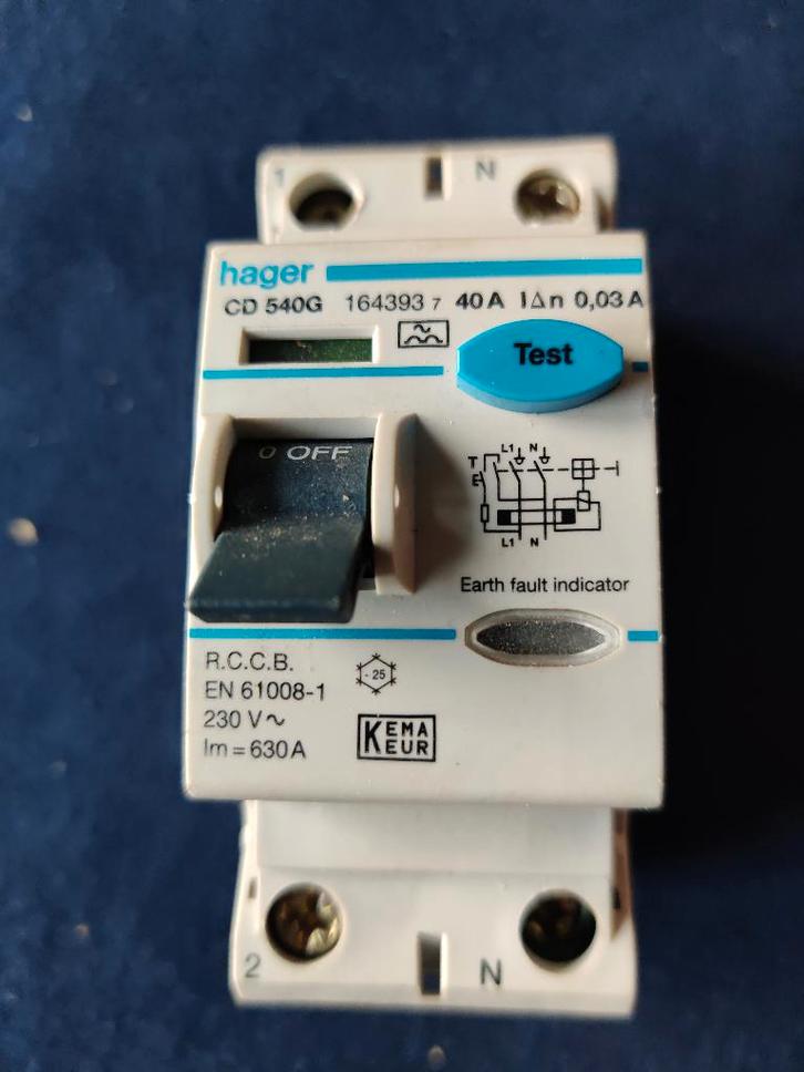 Hager Aardlekschakelaar 40A 30mA CD 540G, Hobby en Vrije tijd, Elektronica-componenten, Zo goed als nieuw, Ophalen of Verzenden