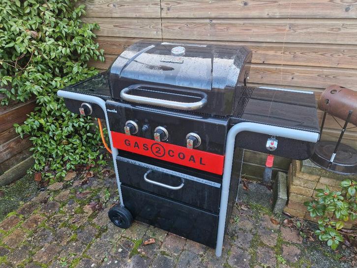 Barbecue Char Broil Gas2Coal 2.03B, Tuin en Terras, Houtskoolbarbecues, Gebruikt, Met accessoires, Ophalen