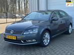 Volkswagen Passat 1.4 TSI Highline BlueMotion, Airco, Cruise, Euro 5, Zwart, 4 cilinders, 122 pk