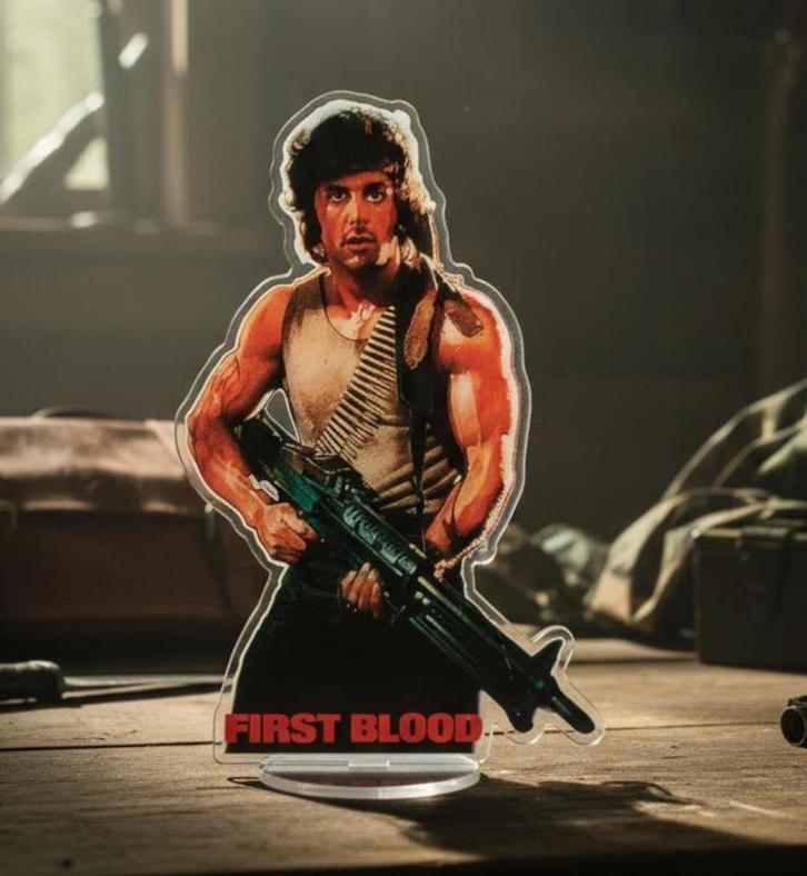John RAMBO 80s Film Acrylic Display Stand, Verzamelen, Film en Tv, Nieuw, Film, Foto of Kaart, Verzenden