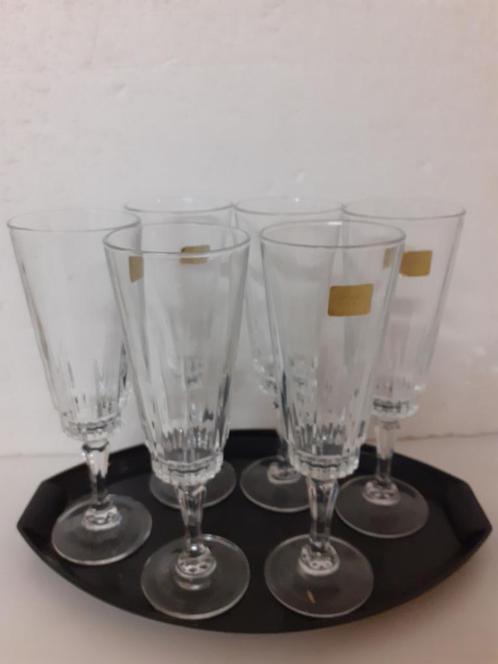 Luminarc - 6 mooie geslepen champagneglazen, Antiek en Kunst, Antiek | Glas en Kristal, Ophalen of Verzenden