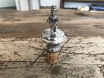 Verzilverde flessendop met schenktuitje aapje met draaiorgel, Antiek en Kunst, Ophalen of Verzenden, Zilver