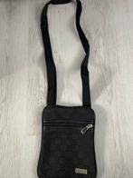Gucci Schoudertas Heren, Zwart, Zo goed als nieuw, Leer, Ophalen
