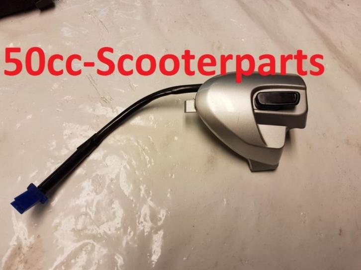 Stuurschakelaar Rh Yamaha Neos 4T Neo'S 5C2H39760000 Gebrui, Motoren, Tuning en Styling, Ophalen of Verzenden