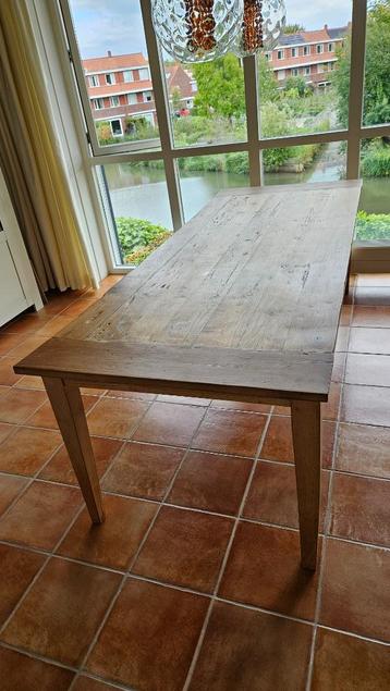 mooie teakhouten tafel met 3 lades beschikbaar voor biedingen
