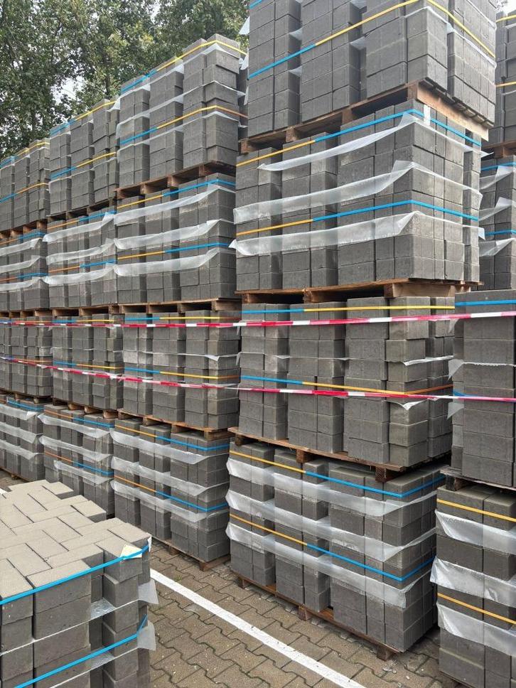 BKK 10cm grijs B-keus 2e keus machinaal, Tuin en Terras, Tegels en Klinkers, Nieuw, Klinkers, Beton, 10 m² of meer, Ophalen of Verzenden
