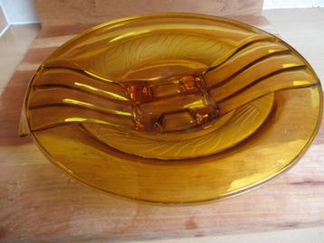 antieke fruitschaal uit de  jaren 30 amber glas mooie vorm beschikbaar voor biedingen