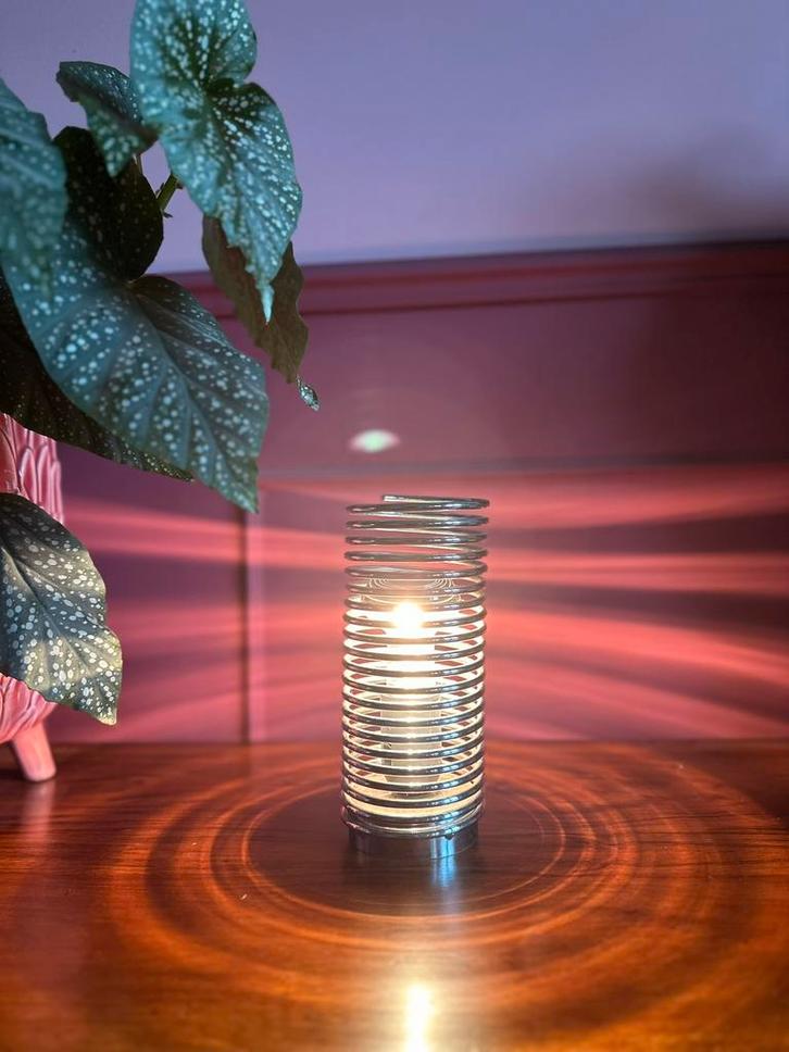 Chromen spiraallamp tafellamp Massive vintage design, Huis en Inrichting, Lampen | Tafellampen, Zo goed als nieuw, Minder dan 50 cm