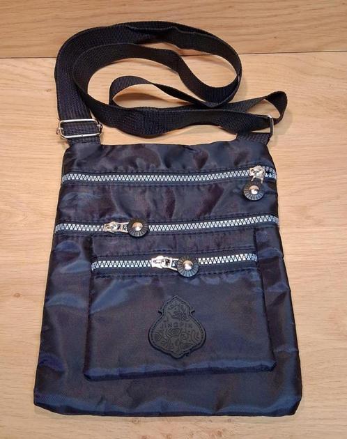 nylon schoudertasje zwart 19x24cm, Sieraden, Tassen en Uiterlijk, Tassen | Schoudertassen, Nieuw, Zwart, Ophalen of Verzenden
