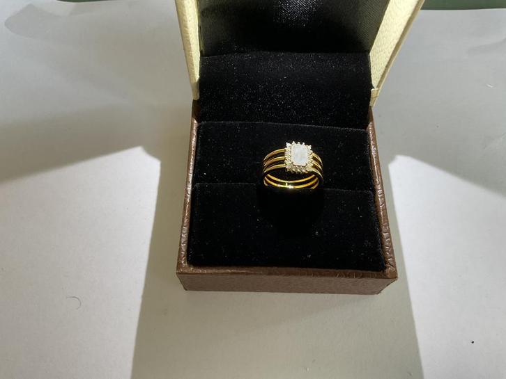 Ring goud met regenboogmaansteen, Sieraden, Tassen en Uiterlijk, Ringen, Nieuw, Dame, 17 tot 18, Goud, Ophalen of Verzenden