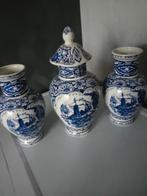 Delfts Blauw Kaststel - van 1 vaas stukje af boven aan, Ophalen of Verzenden