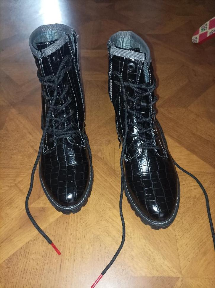 s.Oliver gevoerde enkellaarsjes boots maat 38, Kleding | Dames, Schoenen, Zo goed als nieuw, Lage of Enkellaarzen, Zwart, Ophalen of Verzenden