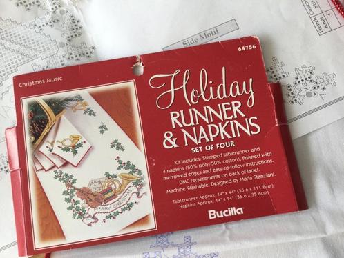voorbedrukte tafelloper met 4 servetten kerst, Hobby en Vrije tijd, Borduren en Borduurmachines, Nieuw, Patroon, Ophalen of Verzenden