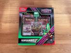 Pokemon Shrouded Fable Kingambit Illustration Collection, Ophalen of Verzenden, Nieuw, Booster, Foil