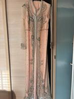 Nieuwe Roze Takchita met Riem - Prachtige Details!, Maat 38/40 (M), Huwelijk, Nieuw, Ophalen of Verzenden