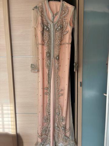 Nieuwe Roze Takchita met Riem - Prachtige Details! beschikbaar voor biedingen