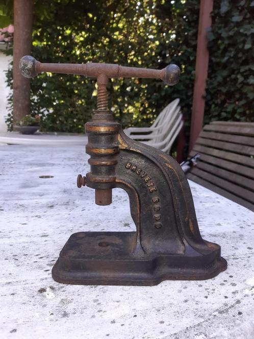 Antieke werkbankpers van een wapensmid., Antiek en Kunst, Antiek | Gereedschap en Instrumenten, Ophalen of Verzenden