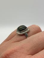 A27 Prachtige 830 zilveren ring groene steen maat 17,75, Sieraden, Tassen en Uiterlijk, Antieke sieraden, Ophalen of Verzenden