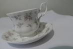 Kop en schotel Royal Albert, Huis en Inrichting, Keuken | Servies, Ophalen of Verzenden, Porselein, Overige stijlen, Kop(pen) en/of Schotel(s)