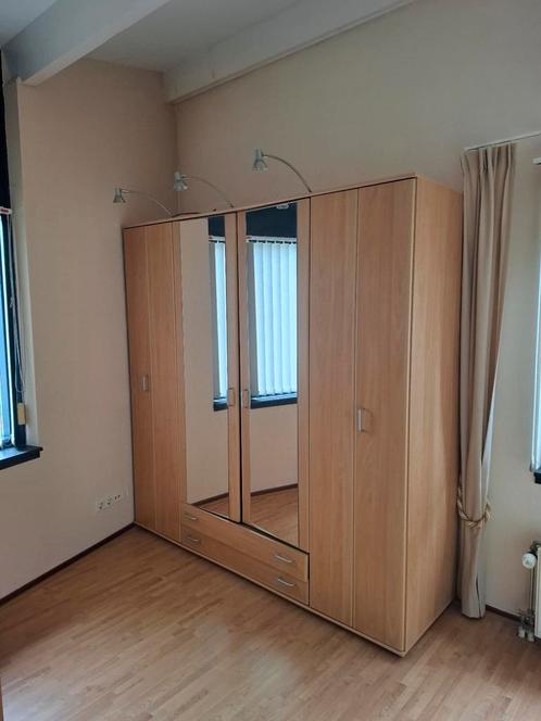 Grote kledingkast met spiegeldeuren, Huis en Inrichting, Kasten | Kledingkasten, Gebruikt, 200 cm of meer, 200 cm of meer, 50 tot 75 cm