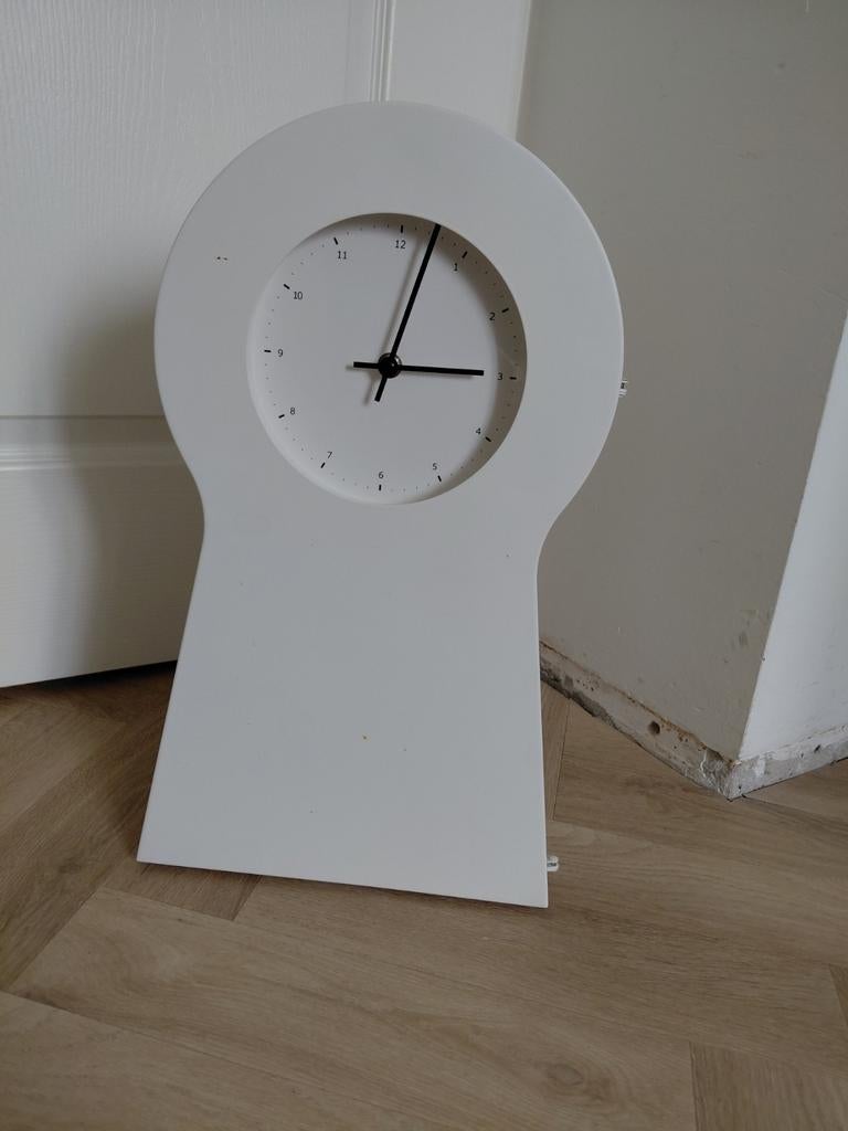 Medicijn kastje met klok., Ophalen of Verzenden, Wandklok