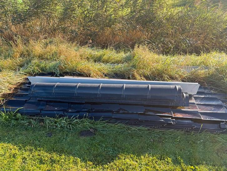 Zwarte Dakpanplaten - Gebruikt, Goede Staat, Doe-het-zelf en Verbouw, Dakpannen en Dakbedekking, Gebruikt, Dakplaat of Dakpanplaat