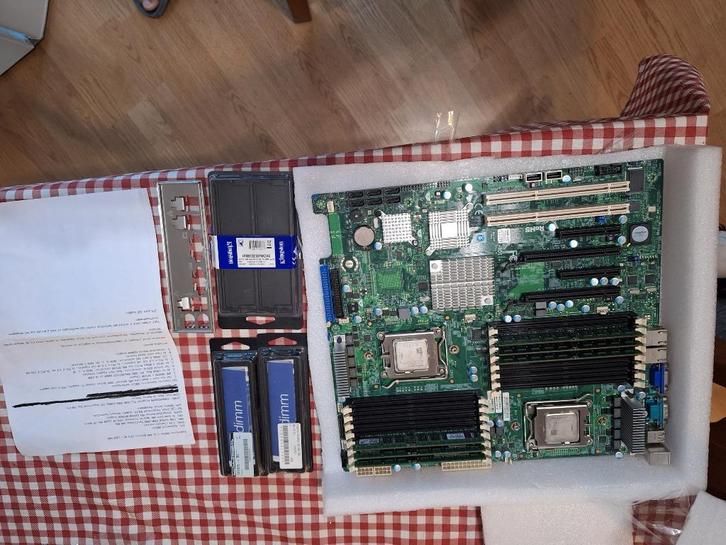 Supermicro H8DI3+ + 2x AMD Opteron 2374 HE + 12GB DDR2 ECC, Computers en Software, Moederborden, Zo goed als nieuw, AMD, DDR2