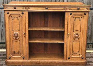 Antiek eiken dressoir 168 lang 42 diep 121 hoog 75 euro. beschikbaar voor biedingen